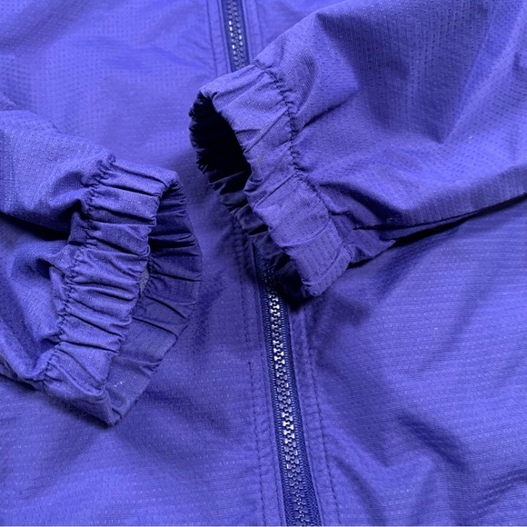 Columbia Women's Vintage Windbreaker Jacket. Size M. Blue - Picture 7 of 15